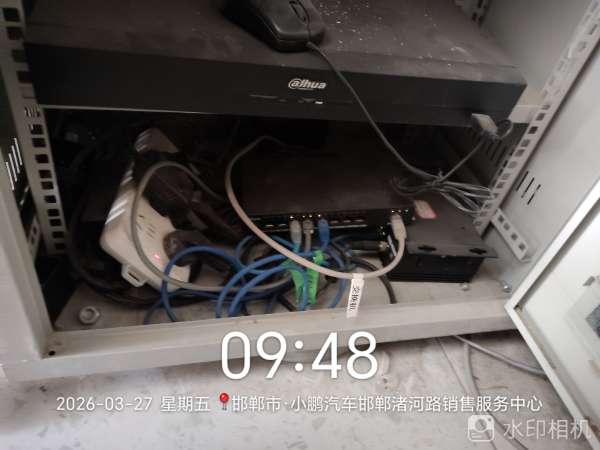 大型连锁门店设备深度除尘、线路整理，标准化运维服务